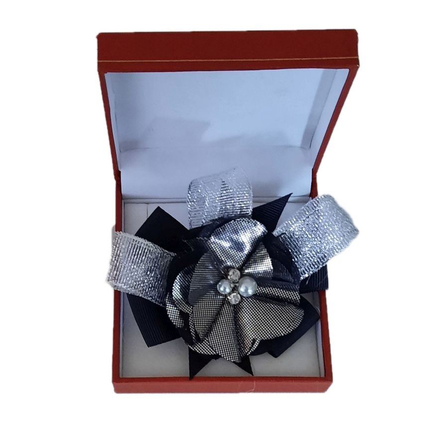 Black Pearl Centre Flower Wrist Corsage