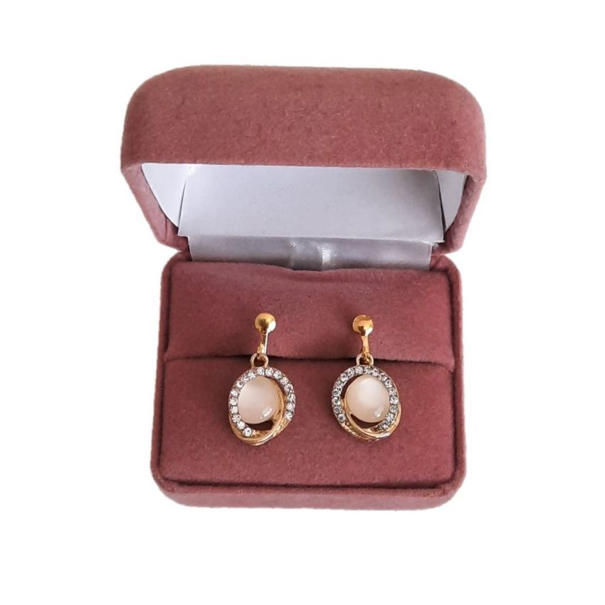 Diamante Edge Pearl And Gold Round Clip On Earrings(2)