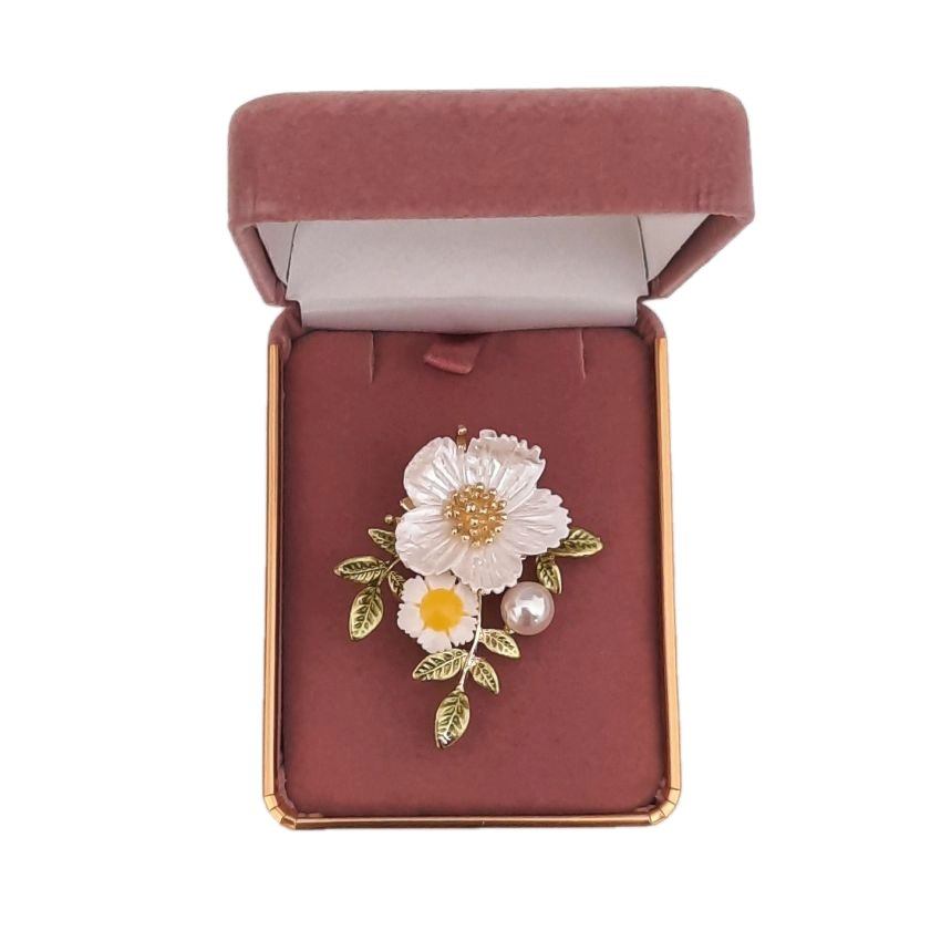 Gold Centre Cream Flower Brooch(2)