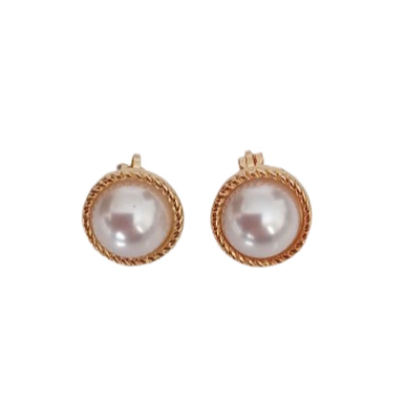 Pretty Edge Round Pearl Clip On Earrings