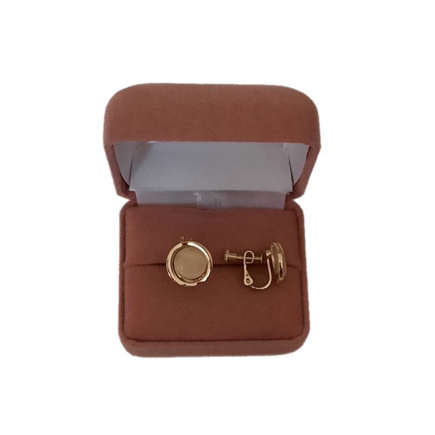 Screw Back Pearl And Gold Round Clip On Earrings(2)