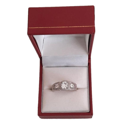 Stunning Ladies Cubic Zirconia 3 Edged Sterling Silver Ring