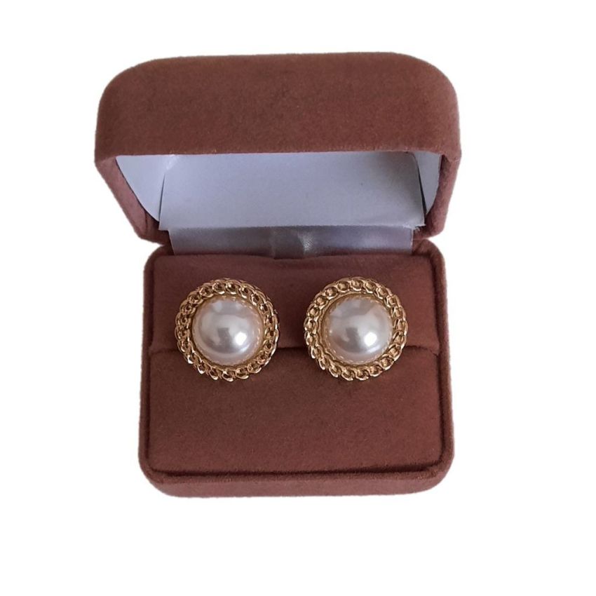 Decorative Edge Pearl Clip On Earrings(2)