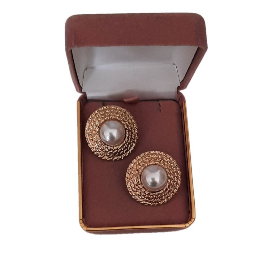 Large Swirl Pearl Round Clip On Earrings(2)