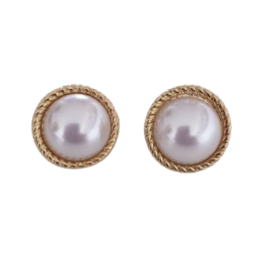 Pretty Edge Round Pearl Clip On Earrings