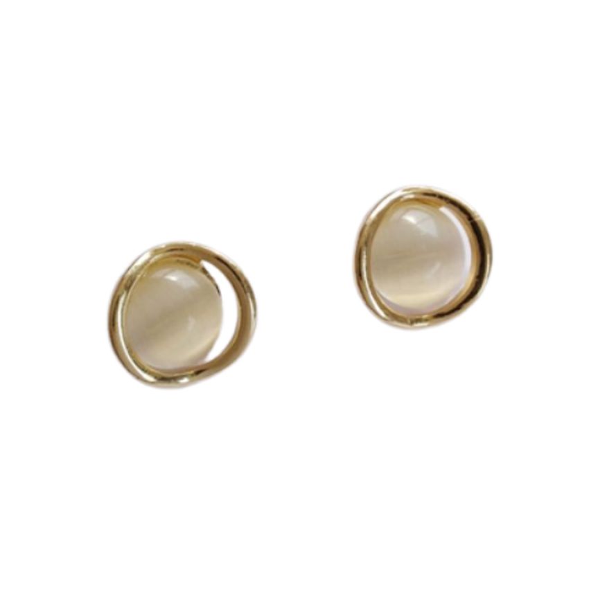 Screw Back Pearl And Gold Round Clip On Earrings